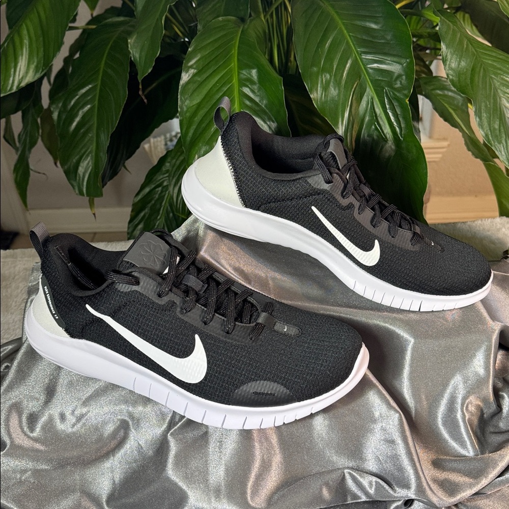 Nike Black Flex Experience Run 12 Sneaker Size Men's 11